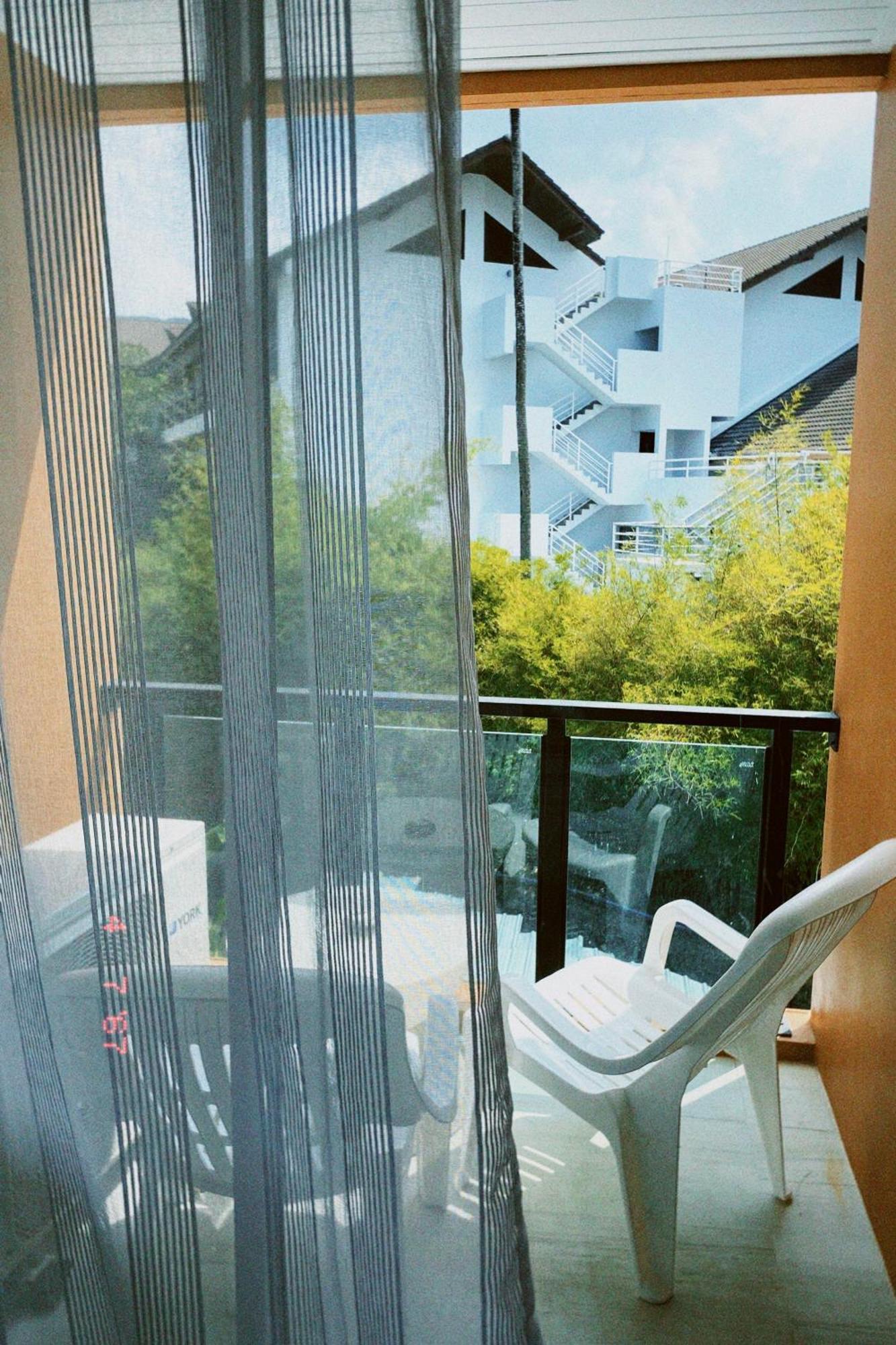 Sasimanta Hotell Kamala Beach Exteriör bild